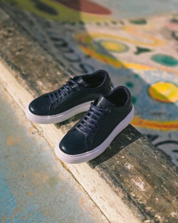 Majestic Navy- basket cuir semelle blanche